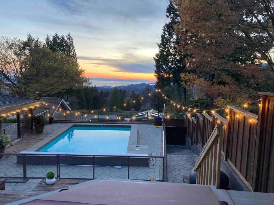 The Lions Self Contained Suite, Shared Pool, Hot Tub, Views North Vancouver Exterior foto