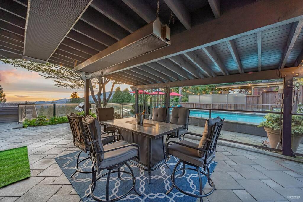 The Lions Self Contained Suite, Shared Pool, Hot Tub, Views North Vancouver Exterior foto