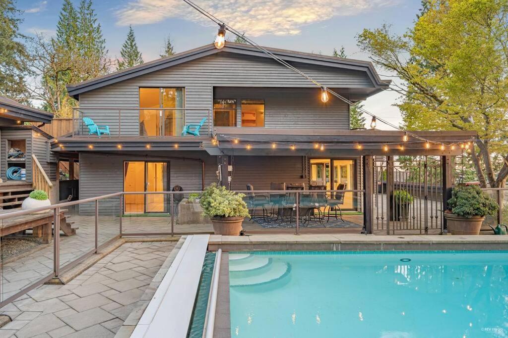 The Lions Self Contained Suite, Shared Pool, Hot Tub, Views North Vancouver Exterior foto