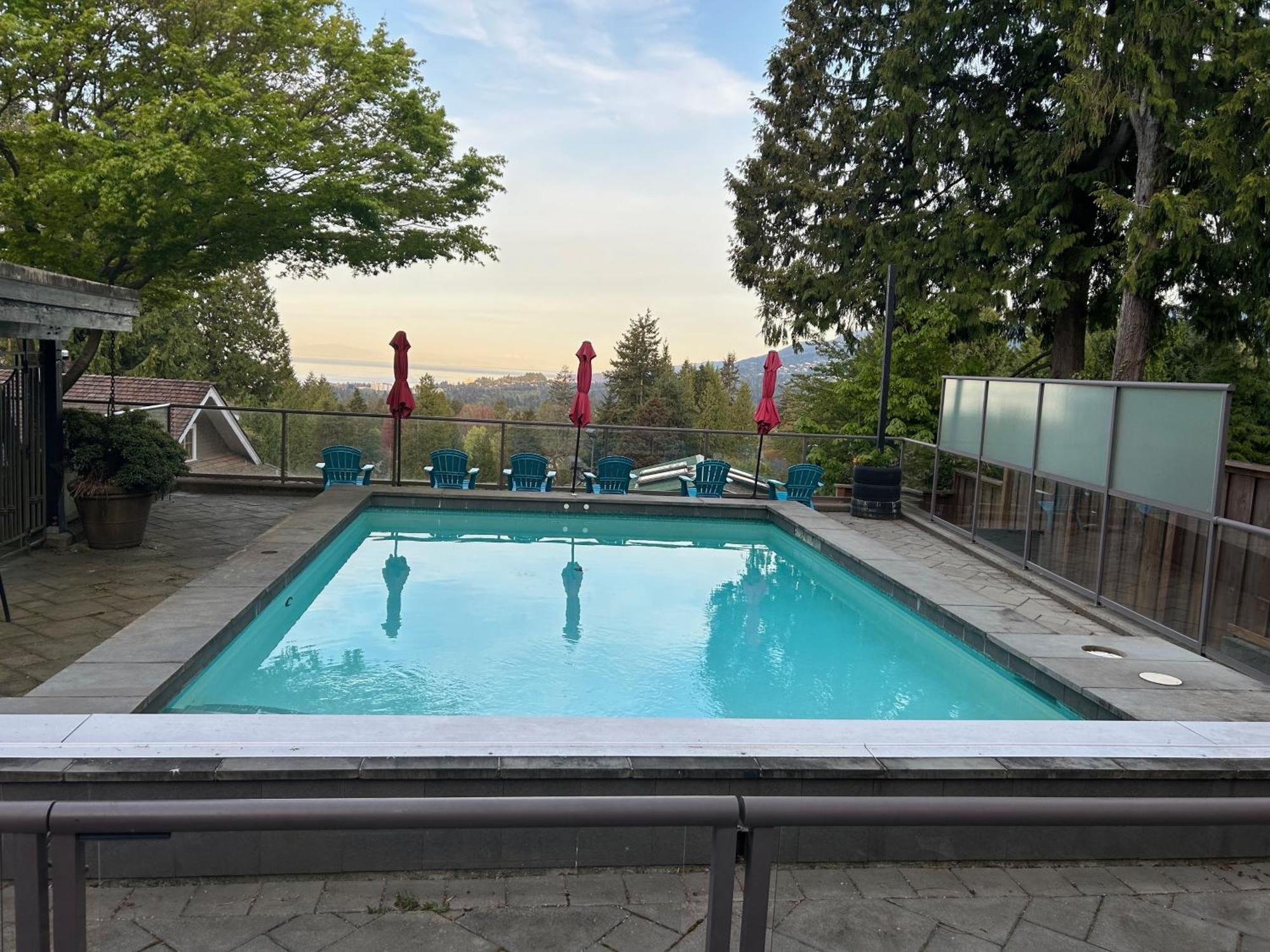 The Lions Self Contained Suite, Shared Pool, Hot Tub, Views North Vancouver Exterior foto