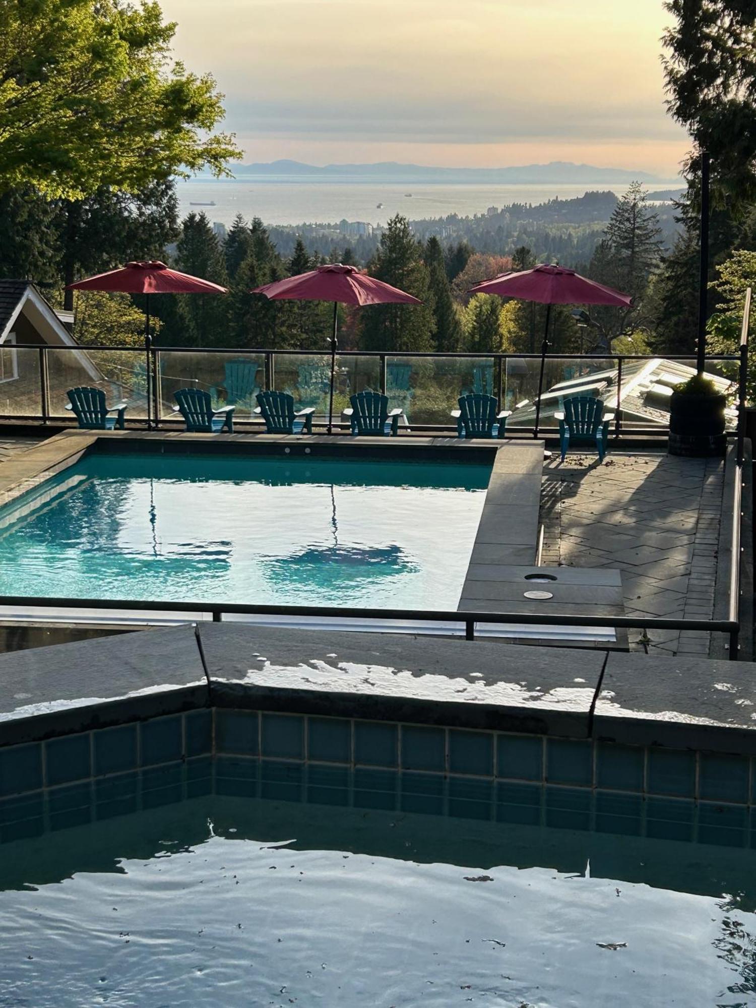 The Lions Self Contained Suite, Shared Pool, Hot Tub, Views North Vancouver Exterior foto